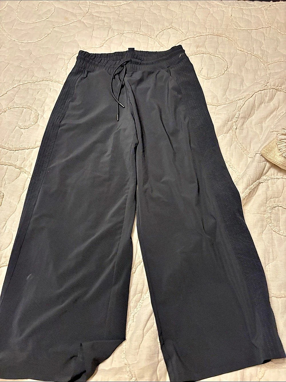 Athleta Black Wide Leg Pants Size Small (4) Like New